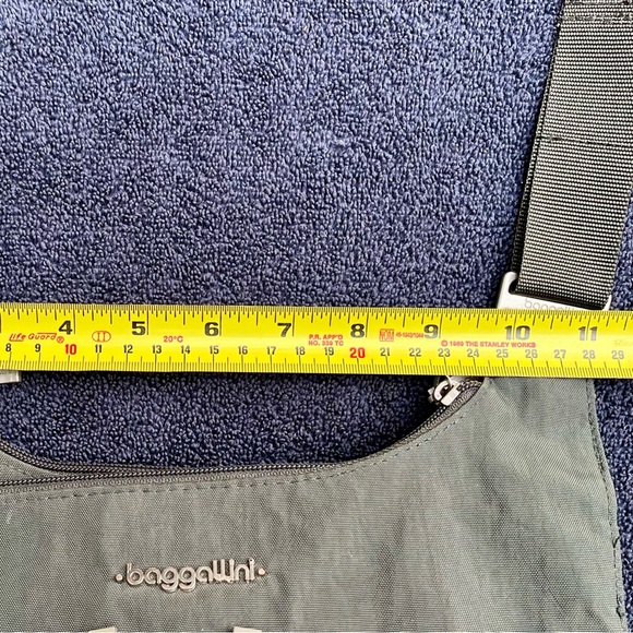 NWOT Baggalinni gray cross body bag with bright purple interior - Picture 8 of 8